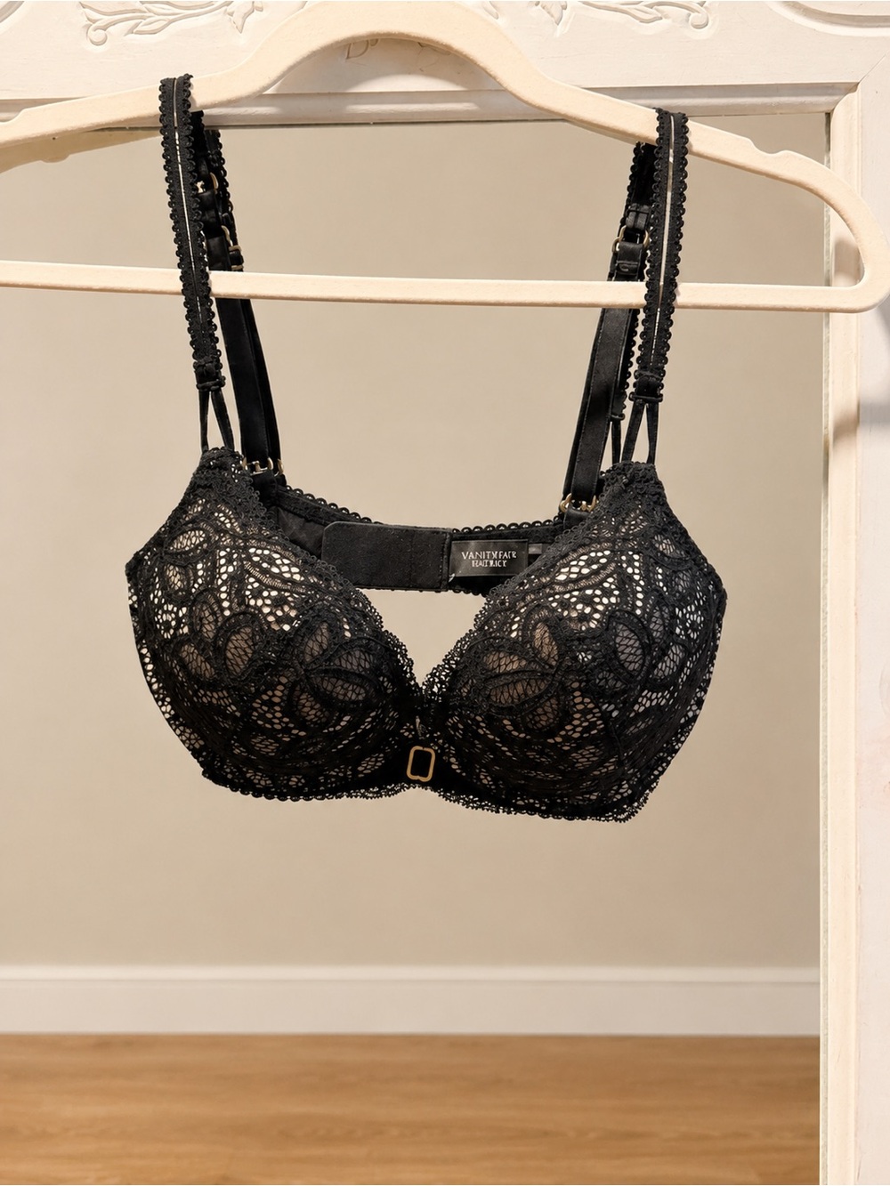 Victoria’s Secret Bombshell Black Lace Push-Up Bra 32C